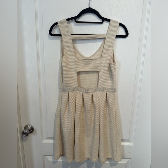 American Eagle Outfitters Cream Ribbed dress with gold - Picture 2 of 5